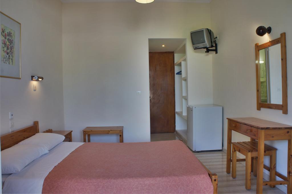 Hotel Benitses Arches Zimmer foto